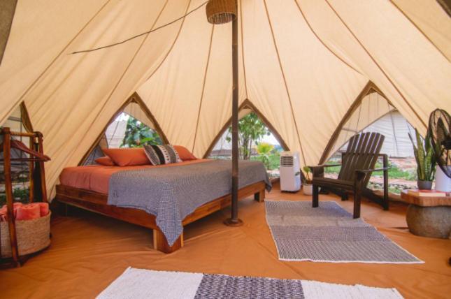Holos Retreat Center: The Entire Ridge Basecamp Baru Exterior photo